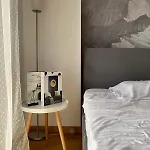 Apartament Urban Leks *