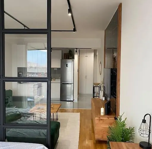 Urban Leks Apartment *